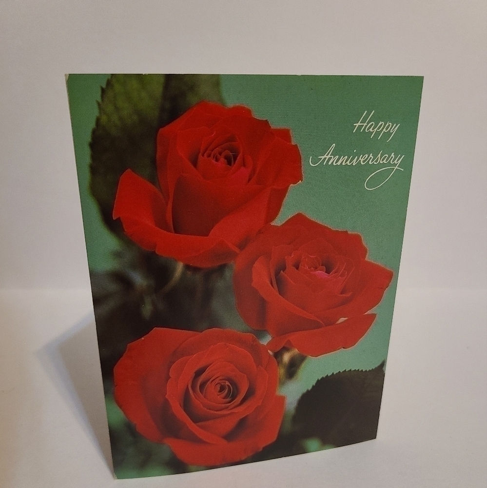 𝅺VINTAGE Green Background Red Roses Happy Anniversary Card